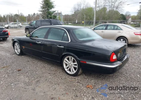 2005 Jaguar Xjr z USA, uszkodzony, nr VIN SAJWA73B45TG38095